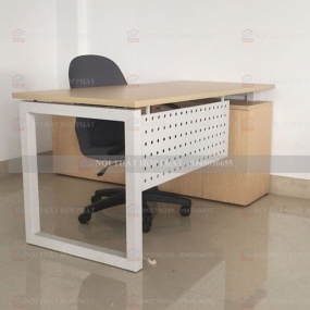 Bàn Làm Việc Chân Sắt BLVCS024 